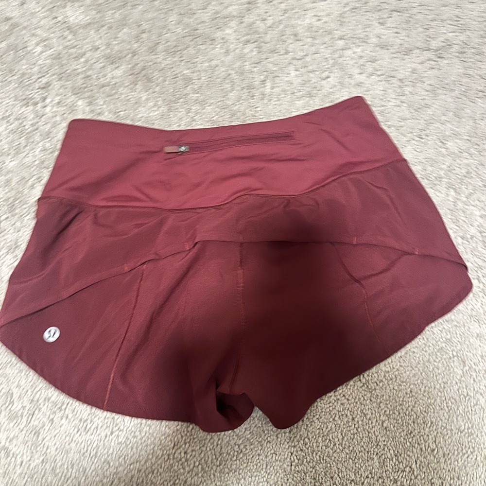 lululemon athletica Women’s Speed up shorts size 6- Burgundy